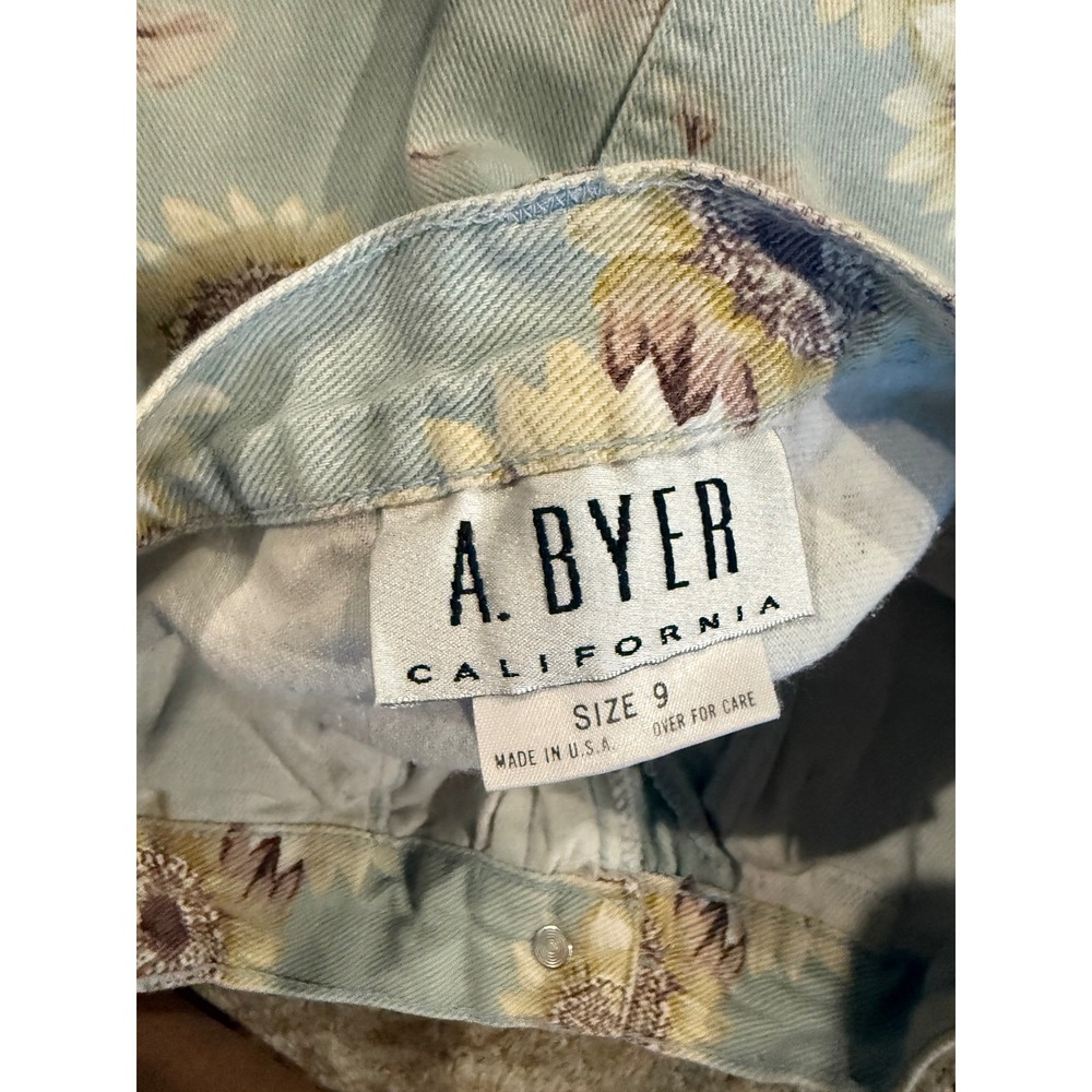 A. Byer California Vintage 90s Sunflower Print High Waisted Denim Shorts Size 9 - Picture 5 of 6
